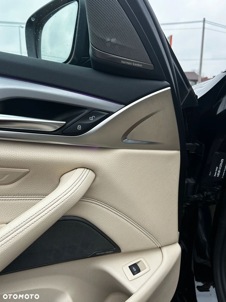 BMW Seria 5 520d xDrive - 25