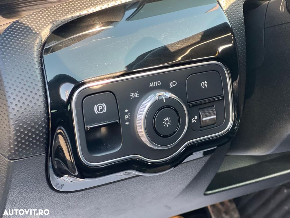 Mercedes-Benz A - 11