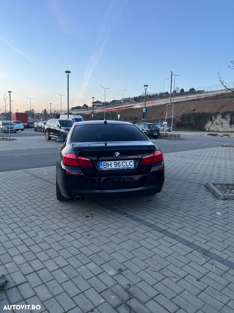 BMW Seria 5 525d xDrive - 4