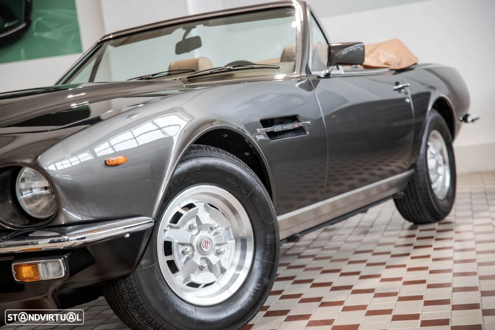 Aston Martin Volante - 14