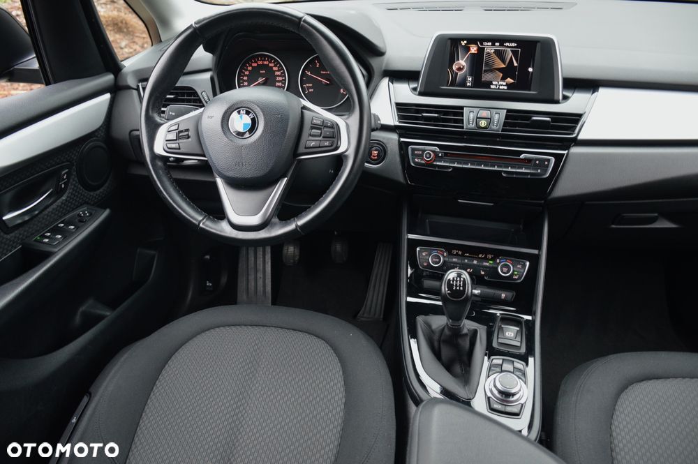 BMW Seria 2 216d Advantage - 23