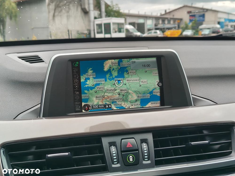 BMW X1 xDrive18d xLine - 13