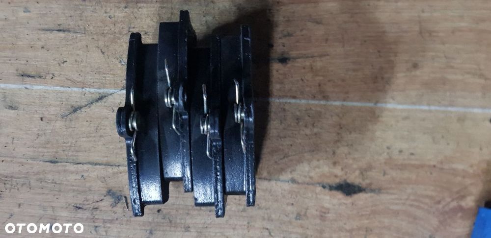 FIAT TIPO UNO  LANCIA DEDRA   KLOCKI HAMULCOWE PRZÓD - 1