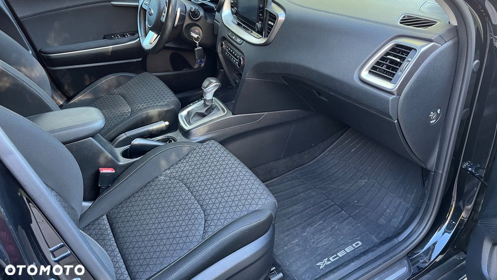 Kia XCeed - 12
