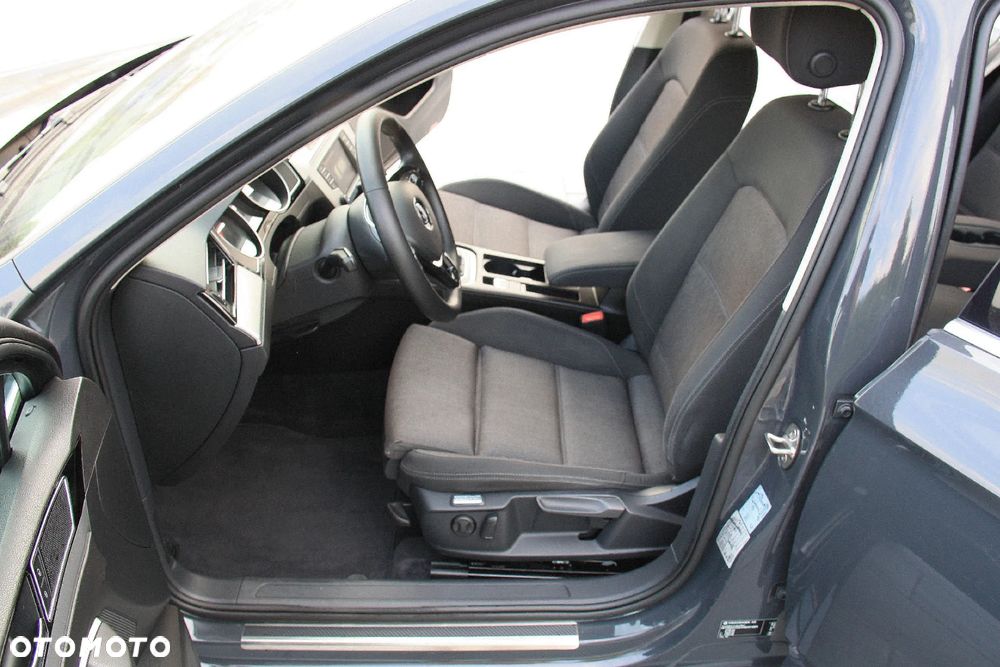 Volkswagen Passat 2.0 TDI BMT Comfortline - 19