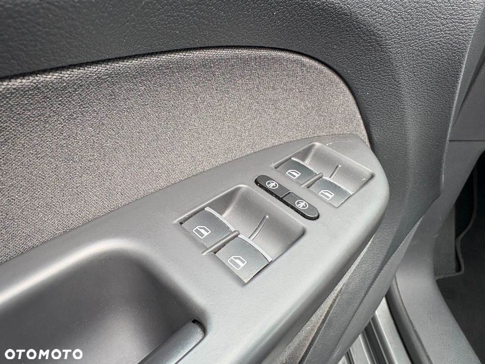 Volkswagen Touran 1.6 TDI DPF BlueMotion Technology Highline - 13