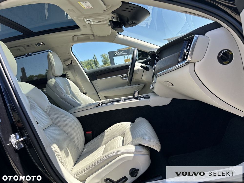 Volvo V90 Cross Country - 24