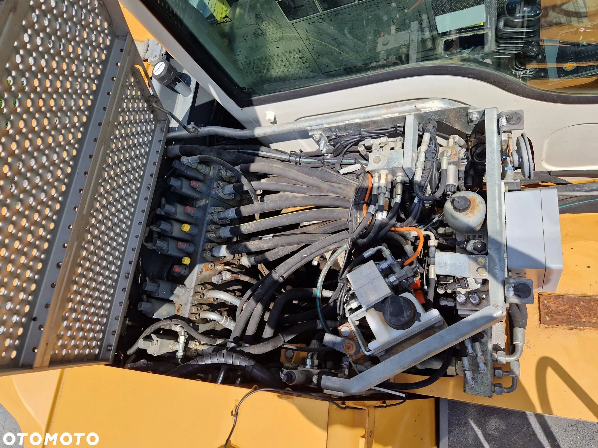 Liebherr A311 Litronic * 2013r. * 10 599 mth * Powertilt * 4x skrętne koła * - 6