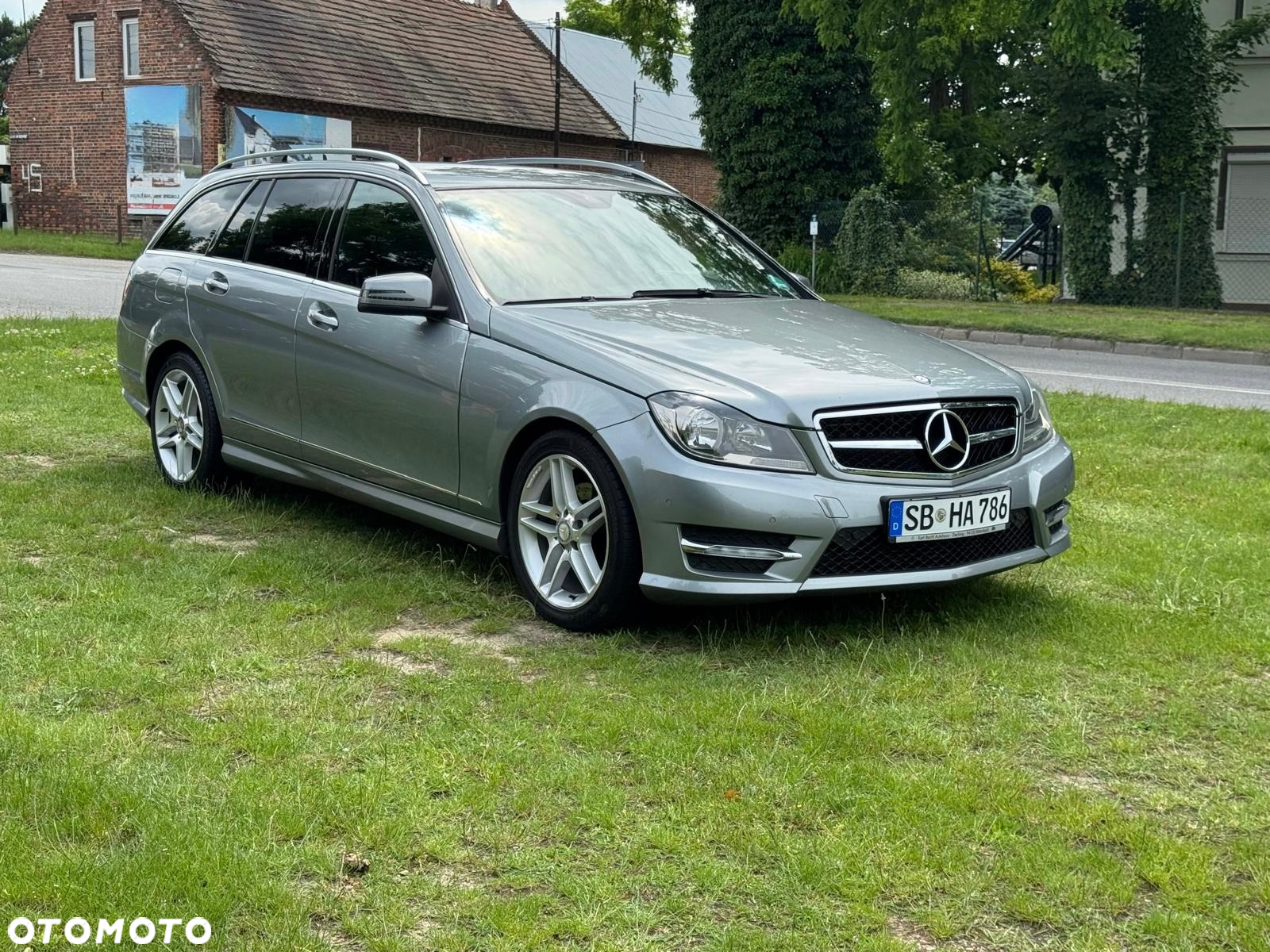 Mercedes-Benz Klasa C 180 CGI BlueEff Avantgarde - 5