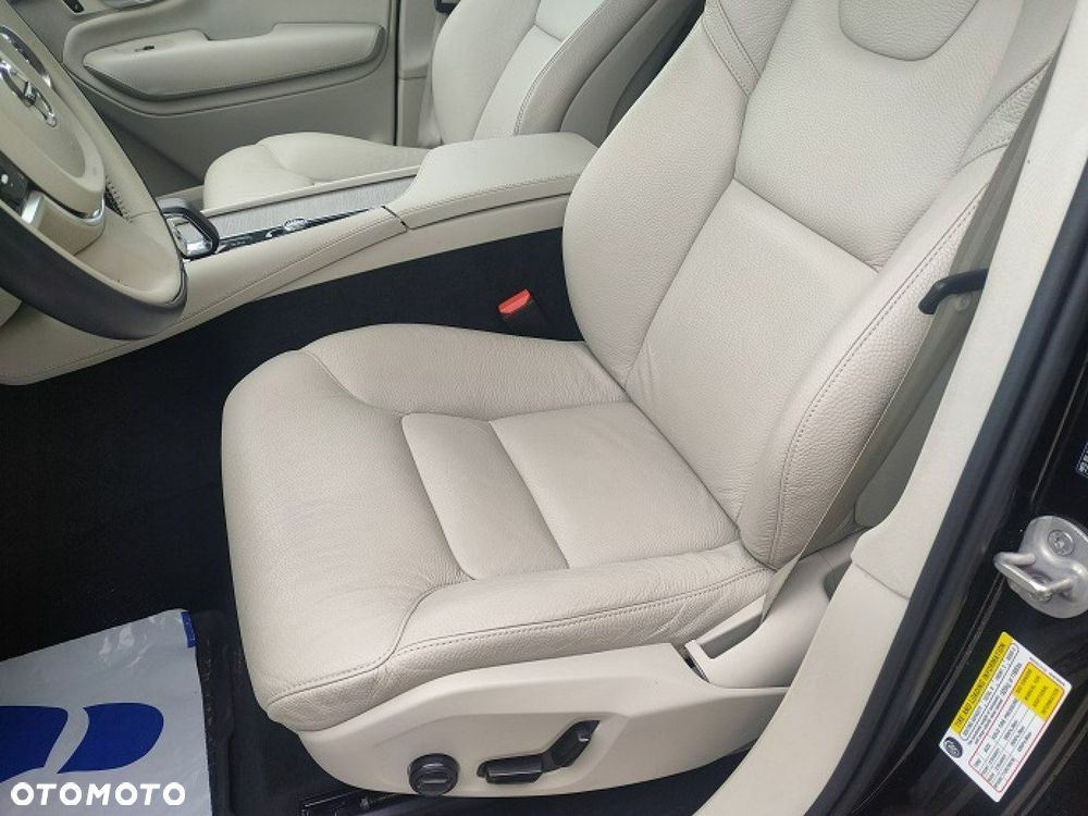Volvo XC 90 - 25