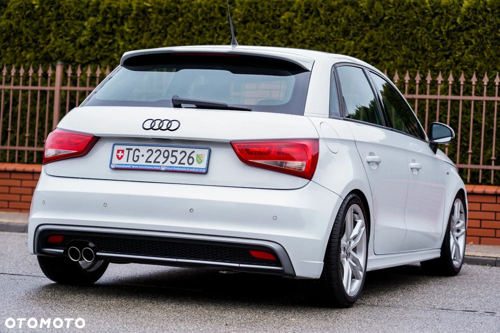Audi A1 Sportback 1.4 TFSI S tronic S line Sportpaket - 2