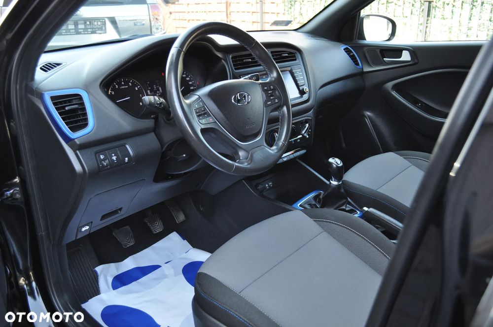 Hyundai i20 blue 1.2 Select - 12
