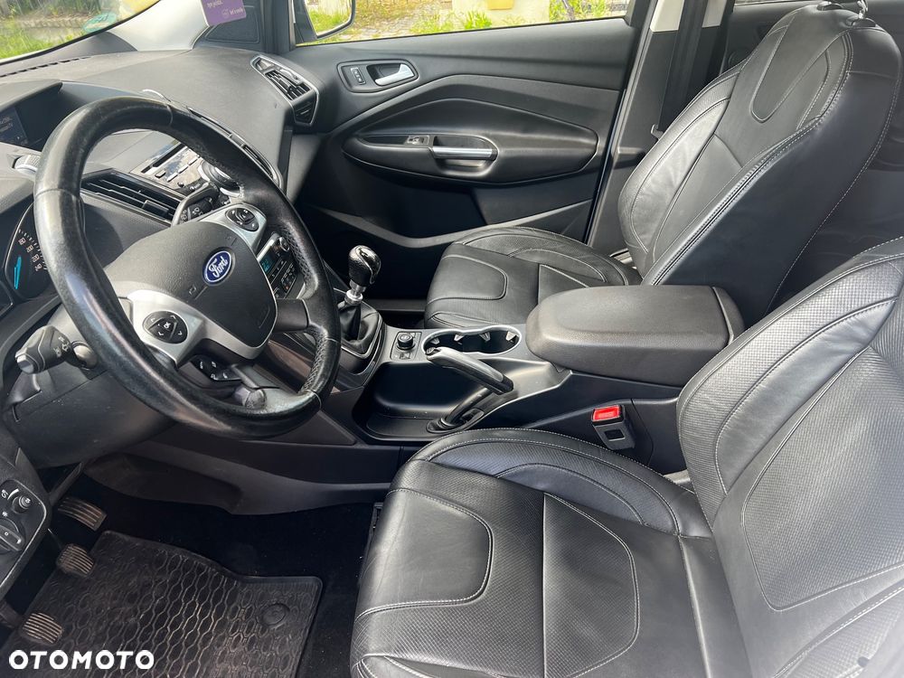 Ford Kuga 2.0 TDCi 4x4 Titanium - 11