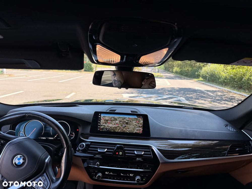 BMW Seria 5 525d Sport Line sport - 9