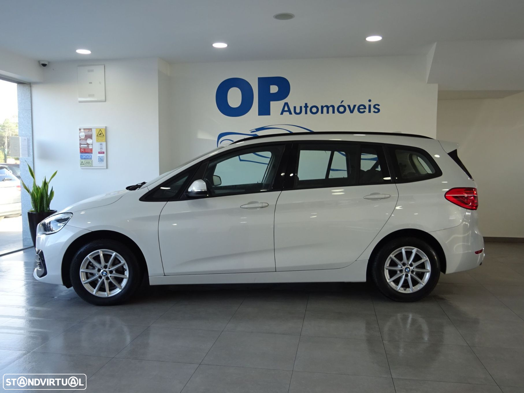 BMW 216 Gran Tourer d 7L Line Luxury Auto - 4