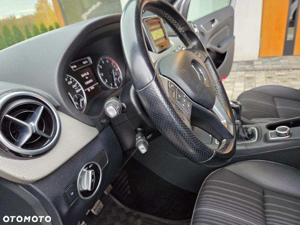 Mercedes-Benz Klasa B 200 (BlueEFFICIENCY) - 14