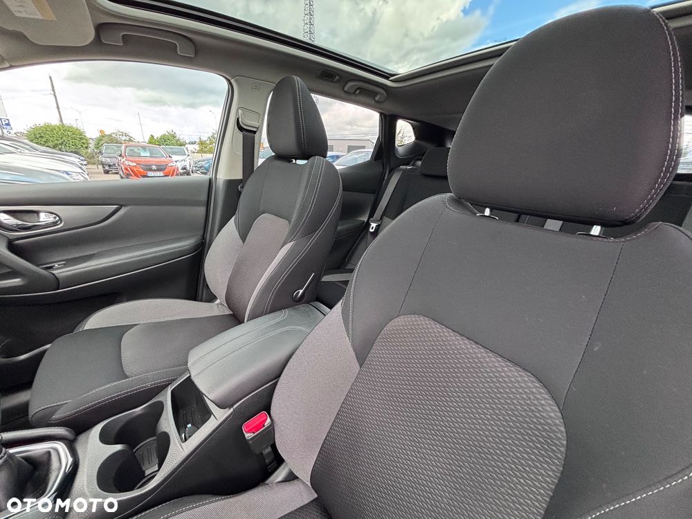 Nissan Qashqai 1.3 DIG-T N-Connecta - 25