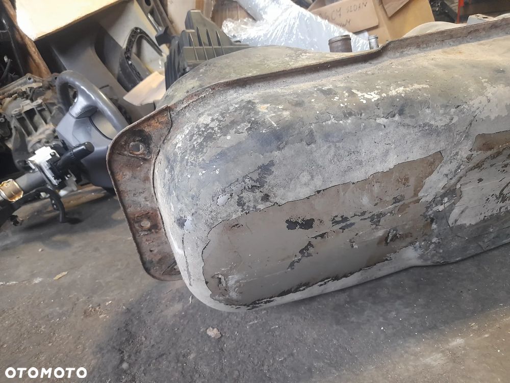 Bak zbiornik paliwa Nissan Navara D22 2.5 d - 4