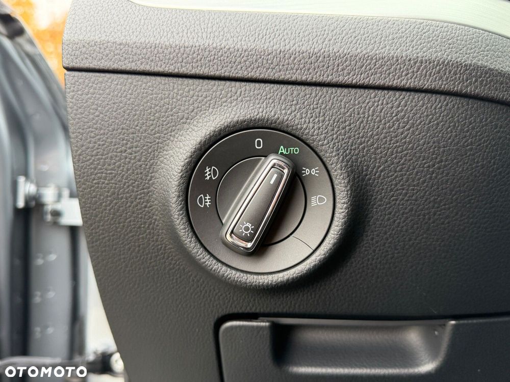 Skoda Superb 2.0 TDI Ambition DSG - 23