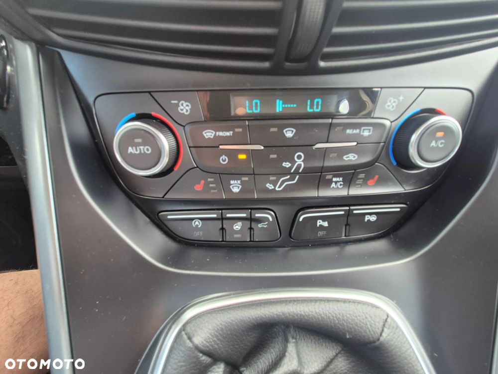 Ford Kuga 2.0 TDCi FWD Titanium Plus - 24