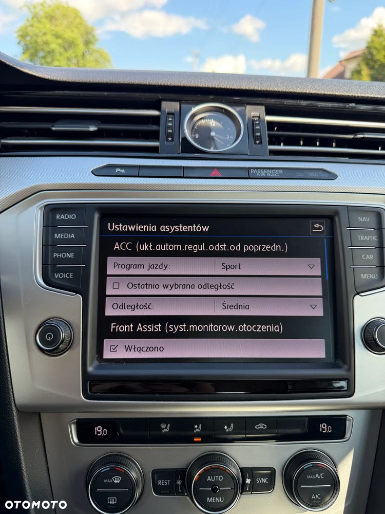 Volkswagen Passat 2.0 TDI BMT Trendline - 23