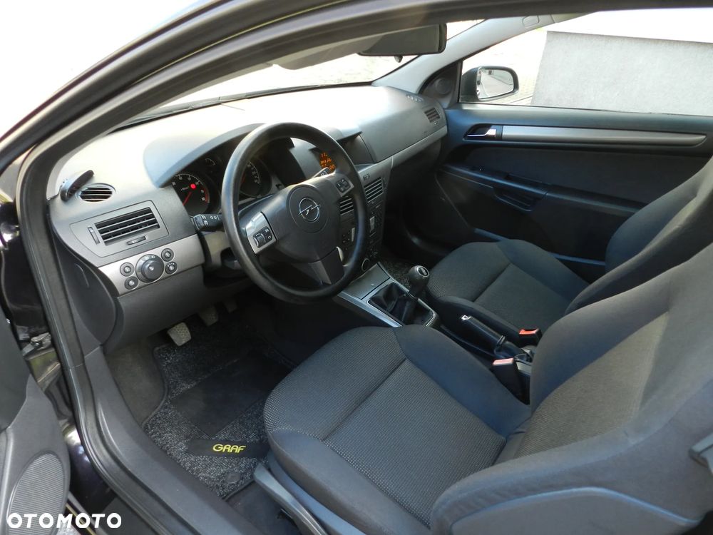 Opel Astra III GTC 1.4 Cosmo - 5
