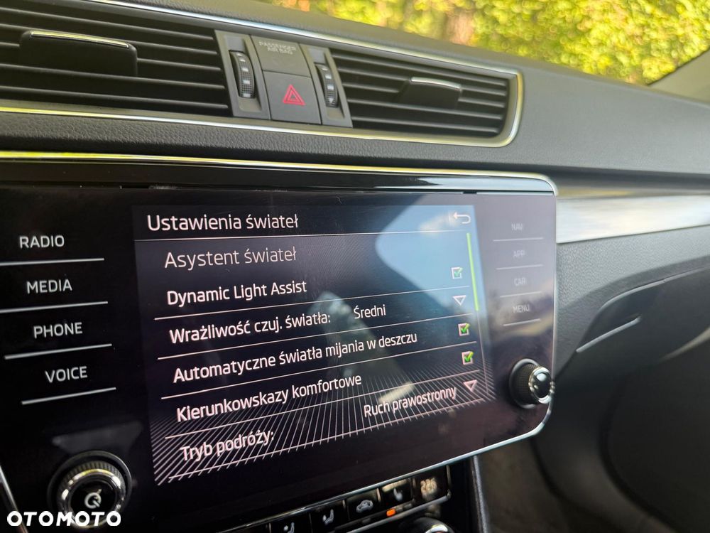 Skoda Superb 2.0 TSI Ambition DSG - 28