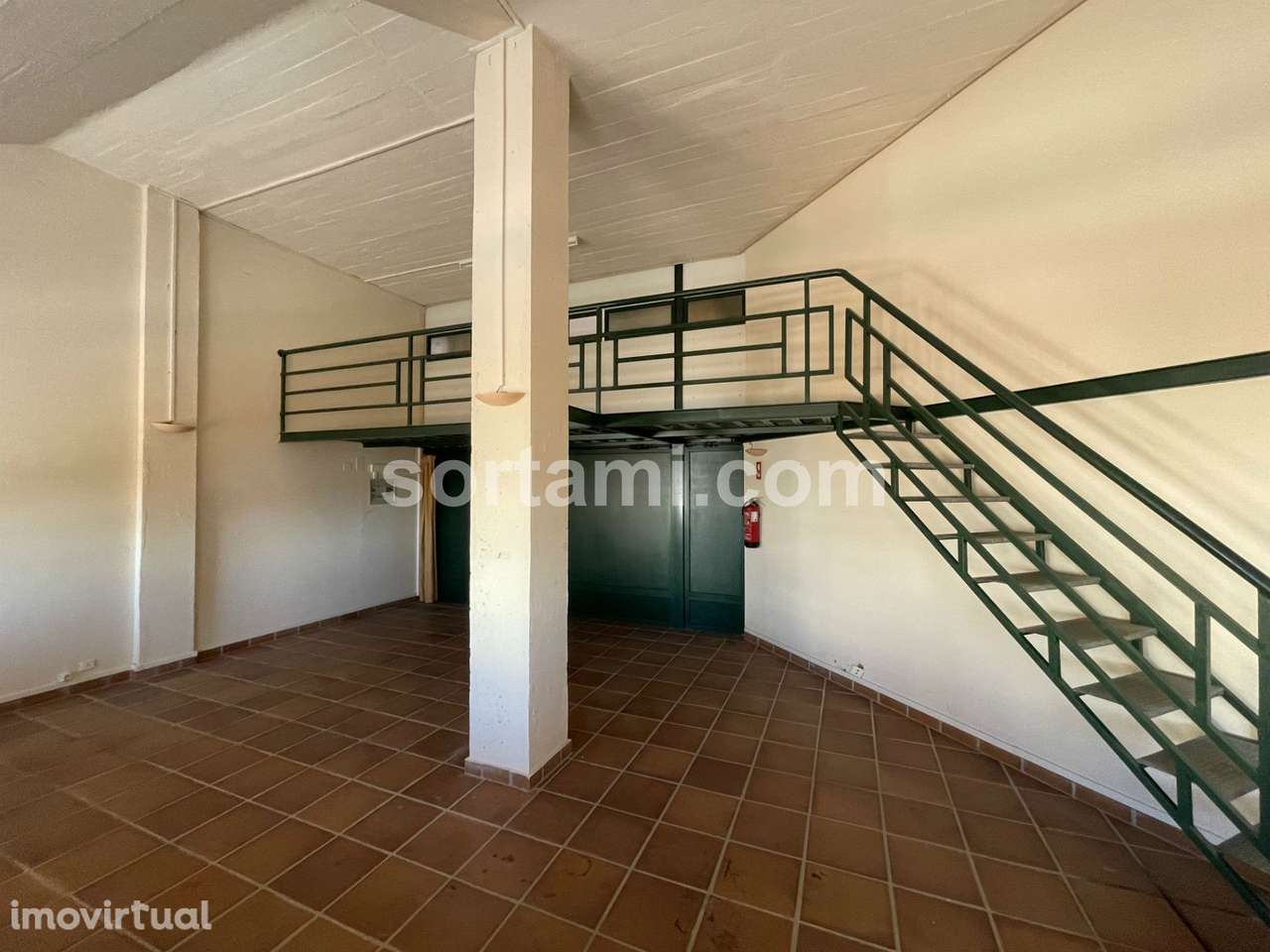 Loja  Venda em Quarteira,Loulé - Grande imagem: 2/5