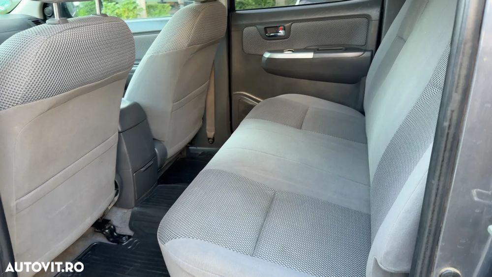 Toyota Hilux 4x4 Cabina Dubla Style - 11