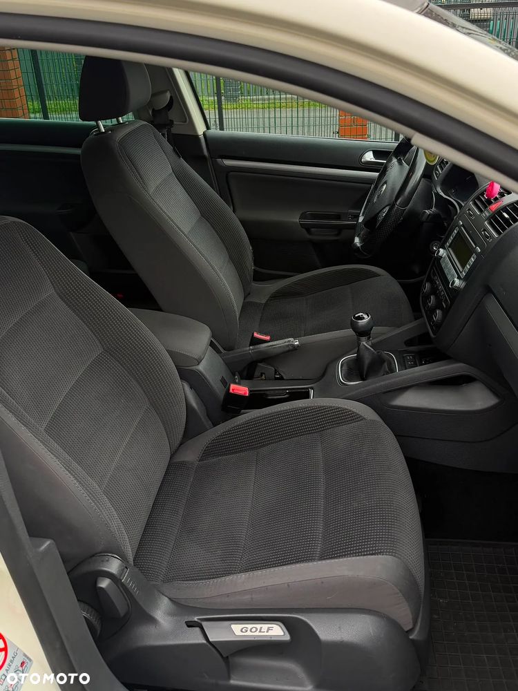 Volkswagen Golf 1.9 TDI DPF Individual - 8