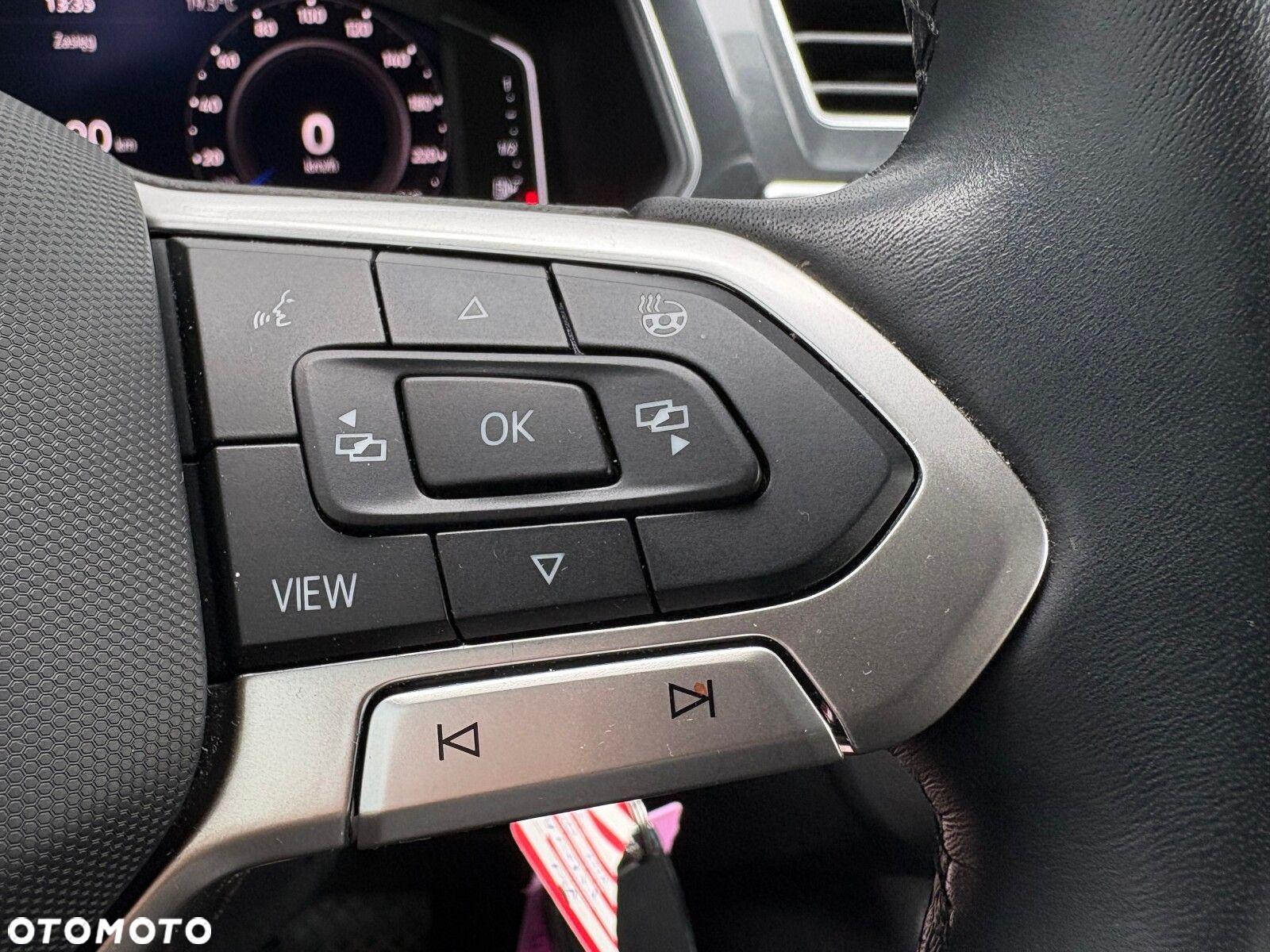 Volkswagen Tiguan 2.0 TDI SCR Elegance DSG - 26