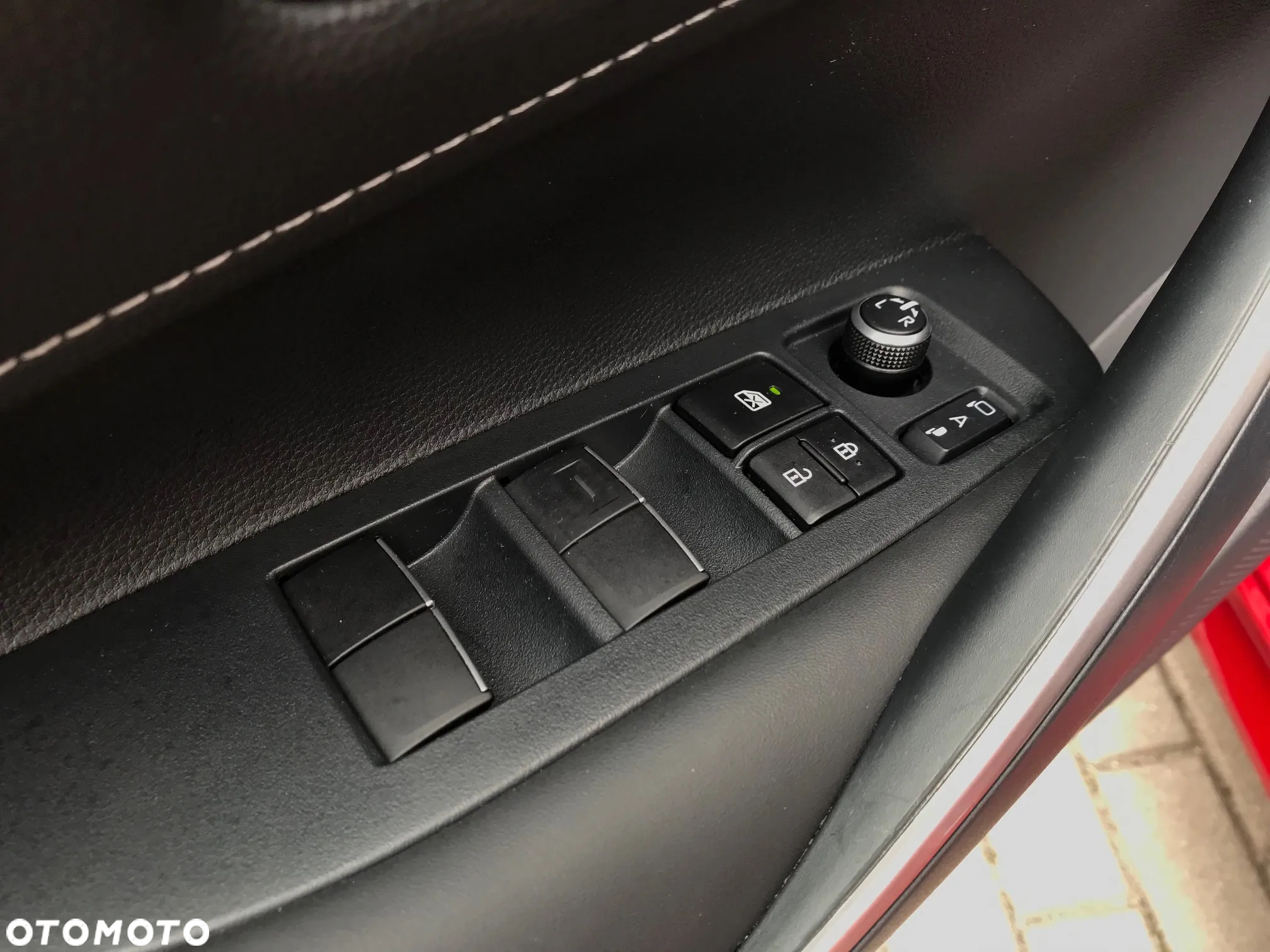 Toyota Corolla 1.8 Hybrid Style - 31