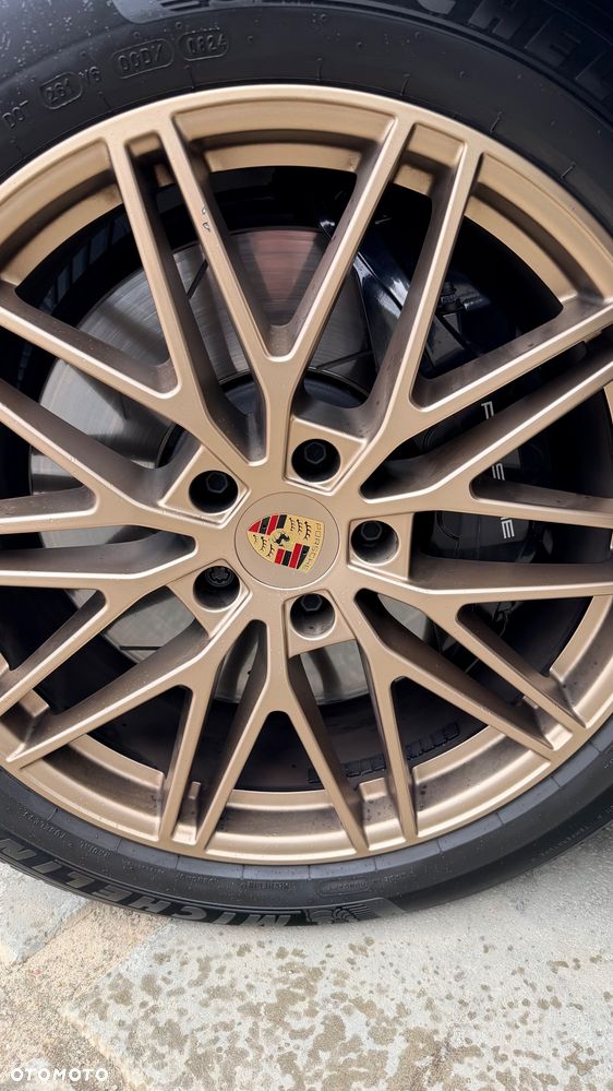 Porsche Cayenne Turbo GT - 12