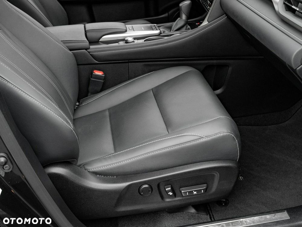 Lexus RX 450h Prestige - 36