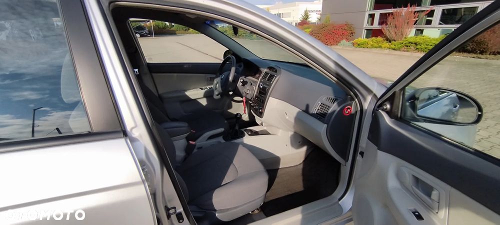 Kia Cerato 1.6 LX - 14