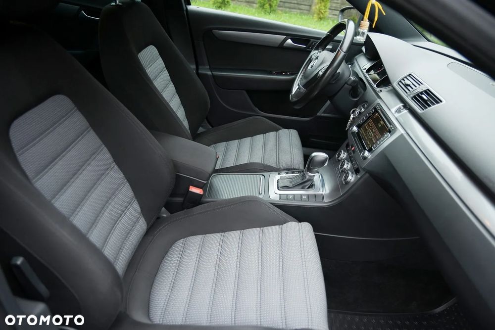 Volkswagen Passat - 18