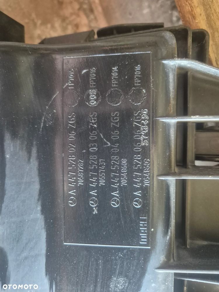 OBUDOWA FILTRA POWIETRZA VITO VIANO W447 - 2