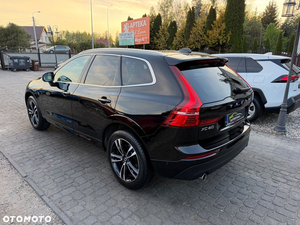 Volvo XC 60 D4 Momentum Pro - 40
