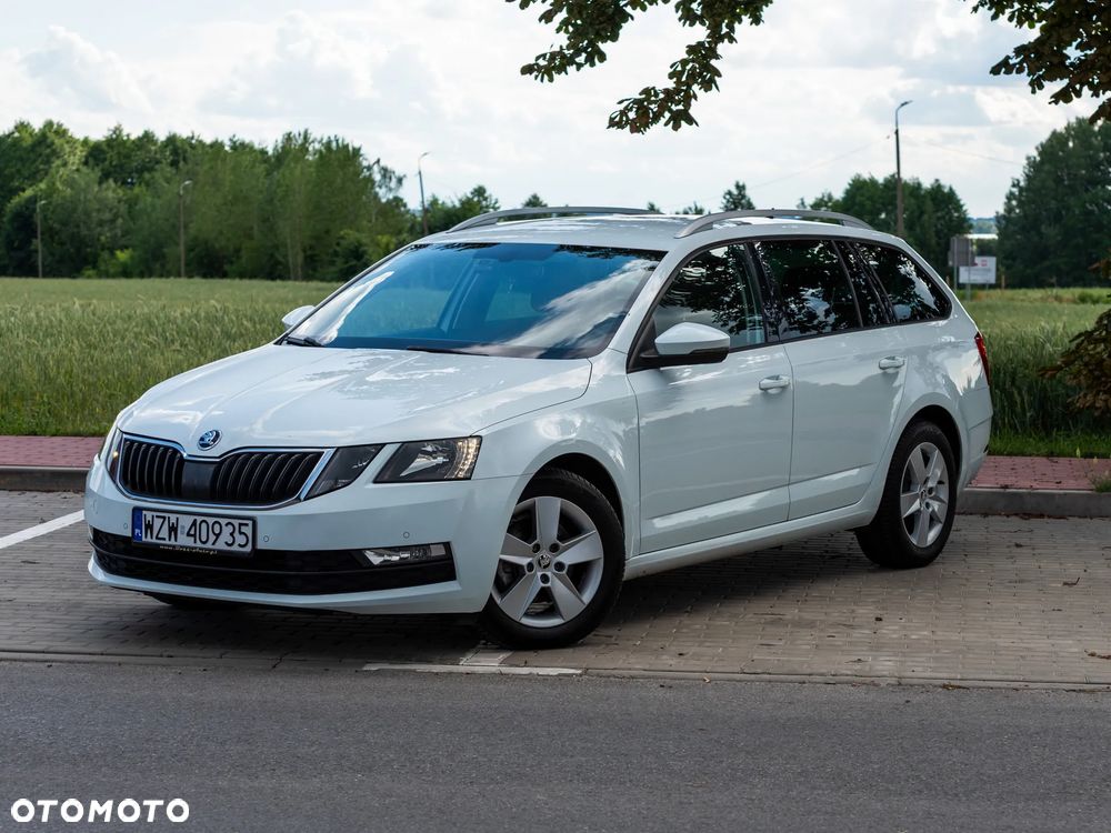 Skoda Octavia 2.0 TDI DSG Ambition - 1
