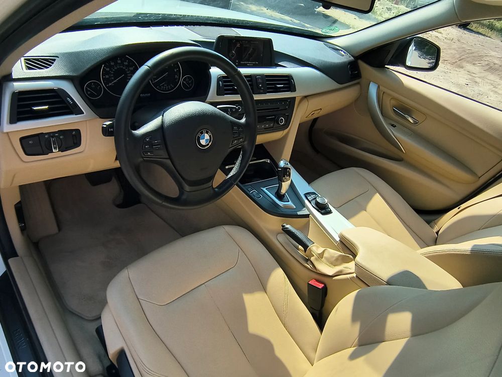 BMW Seria 3 320i Sport-Aut Luxury Line - 5