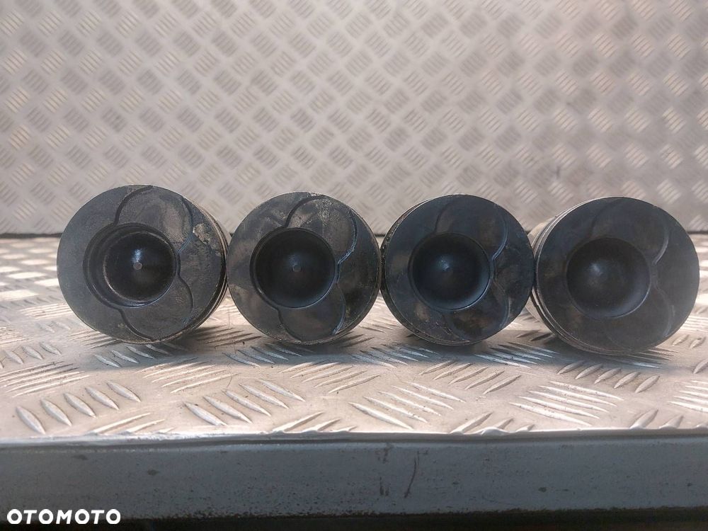 TŁOK + KORBOWÓD  PEUGEOT BIPPER I 1.4 HDI 8HS - 7