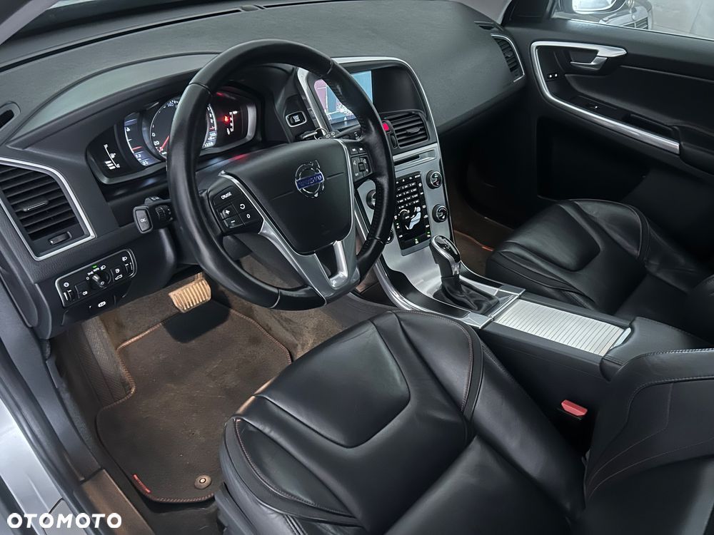 Volvo XC 60 D3 Geartronic Momentum - 14