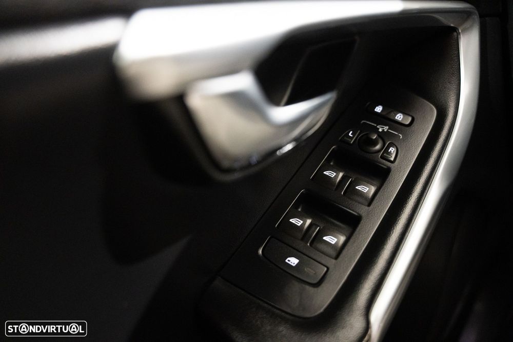 Volvo V40 2.0 D4 R-Design - 11