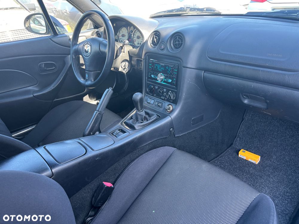 Mazda MX-5 1.6i 16V - 24