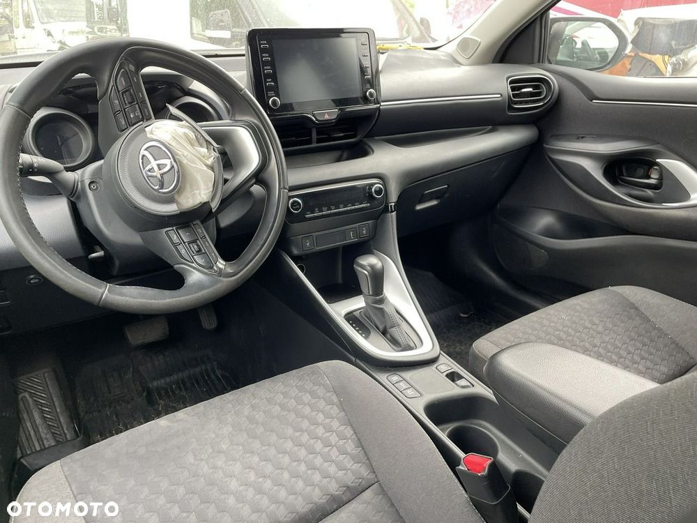 Toyota Yaris - 4