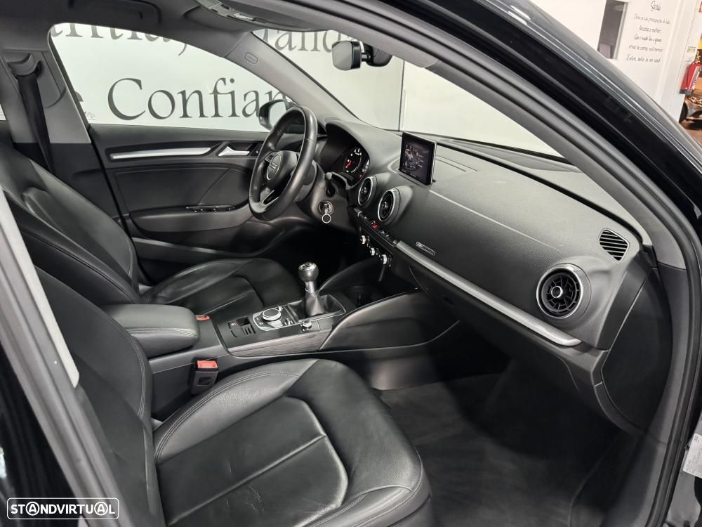 Audi A3 Sportback 30 TFSI S-line - 36