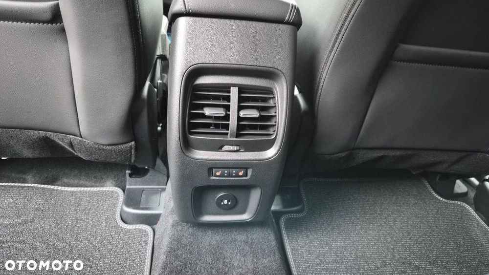 Ford Kuga - 21