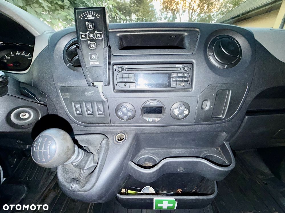 Nissan NV400 - 6