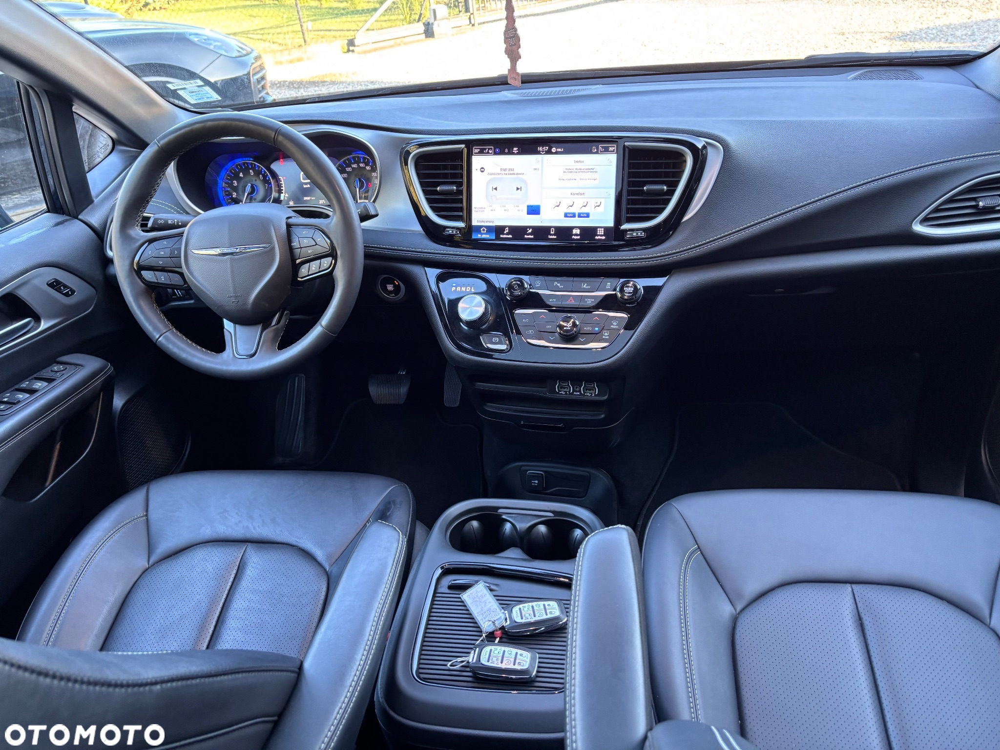 Chrysler Pacifica - 21