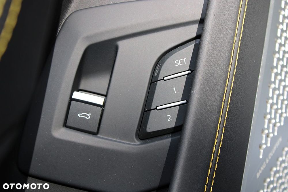 Lamborghini Urus Standard - 18